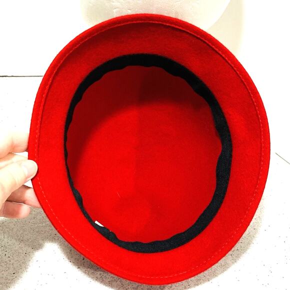 Red Felted Wool Bucket Hat 1980’s by Target Black Patent Trim Chic One Size - Picture 6 of 9
